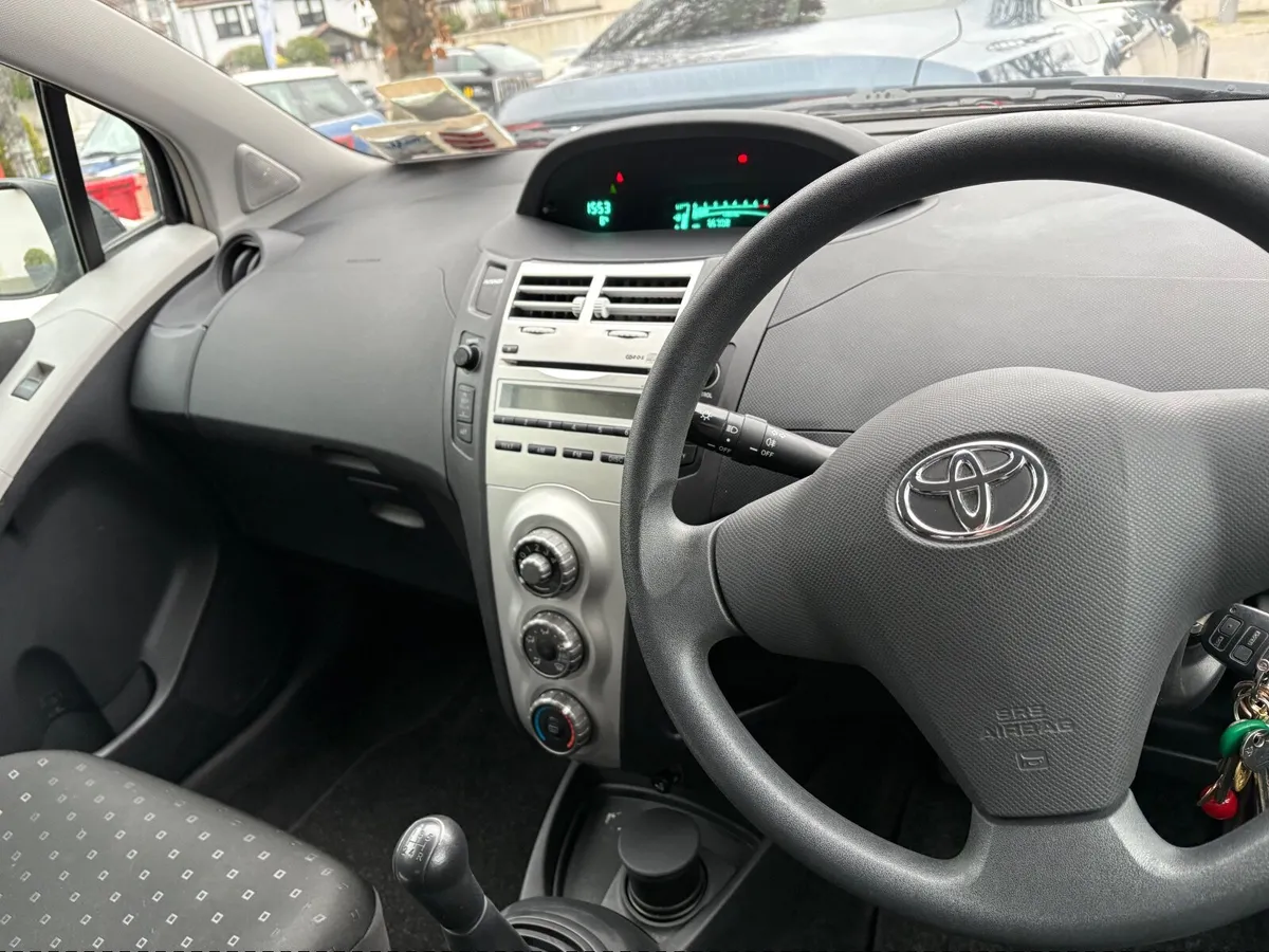 Toyota Yaris 2007 - Image 4