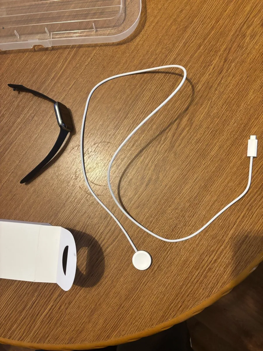 Apple Watch Series 11 GPS 42mm Space Grey - Image 4