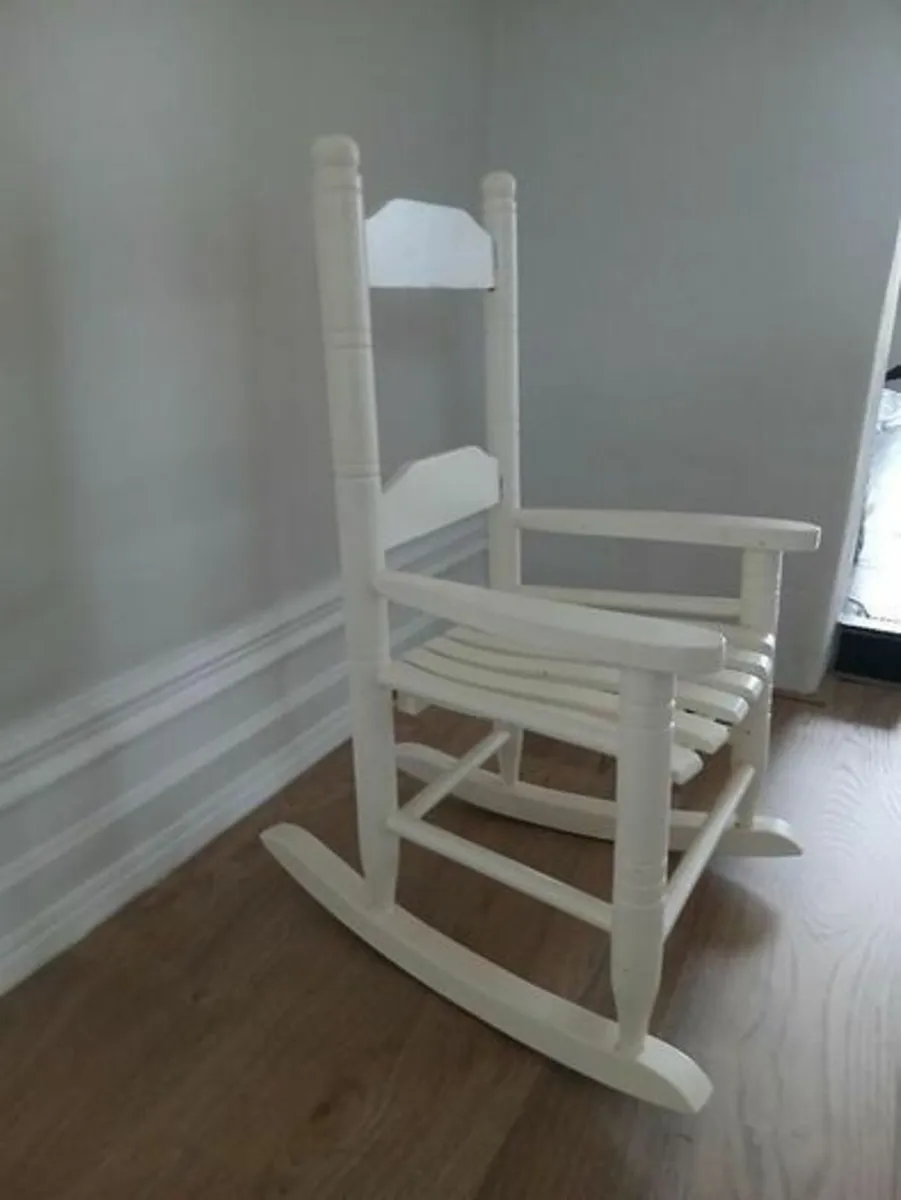CHILDS ROCKING CHAIR - Image 2