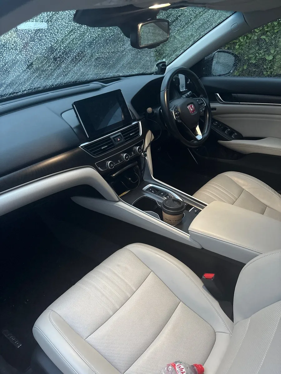 Honda accord - Image 4