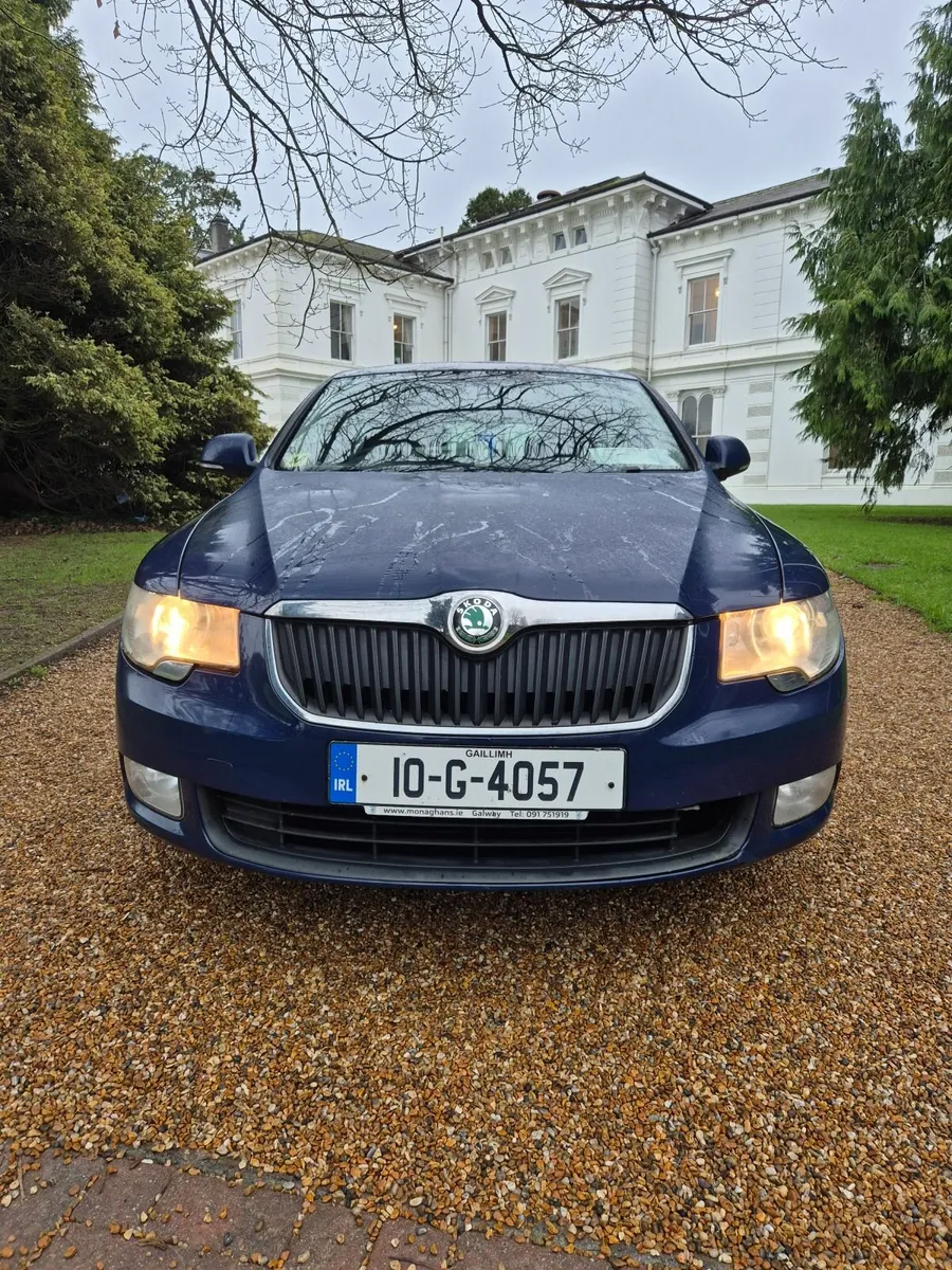 Skoda Superb 2010 - Image 2