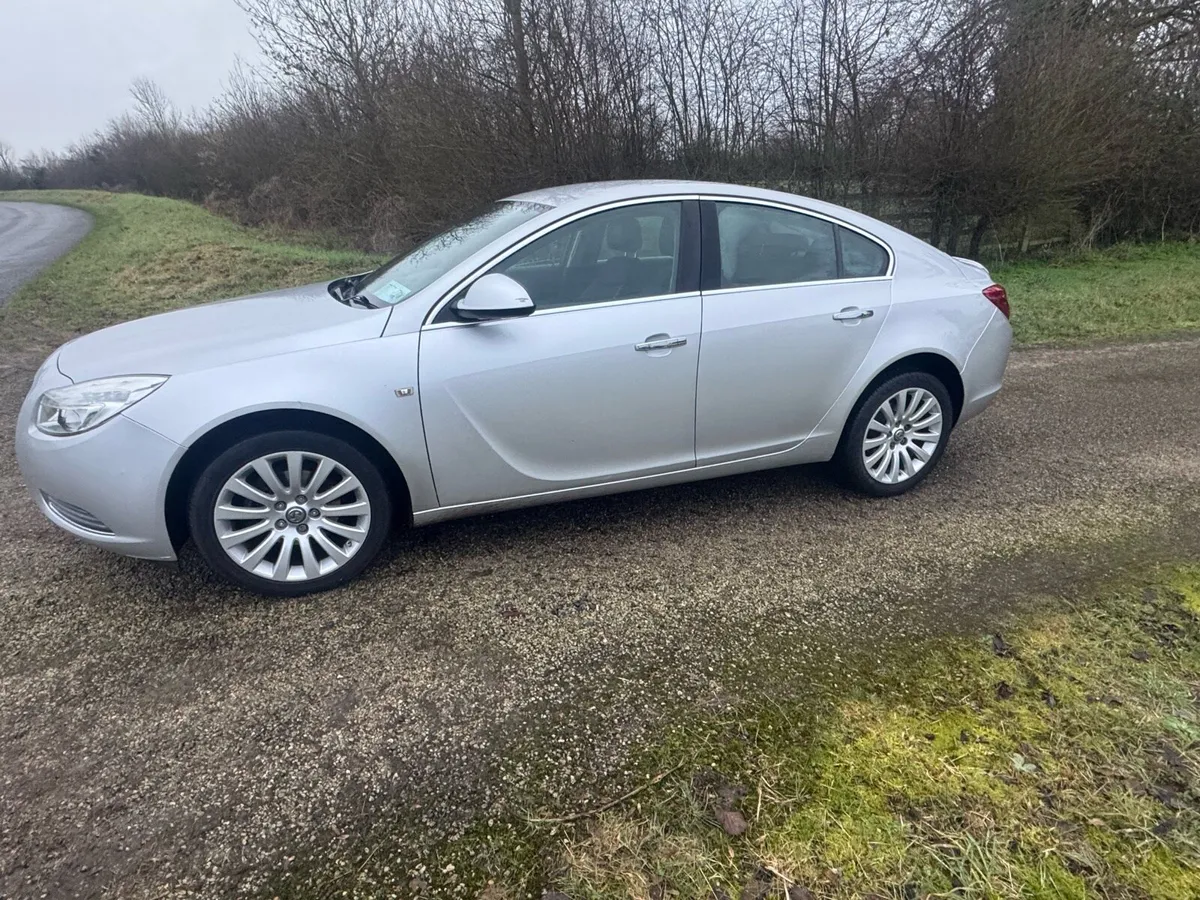 2011 insignia SE nct 03/27 tax 03/26 €2650 - Image 3