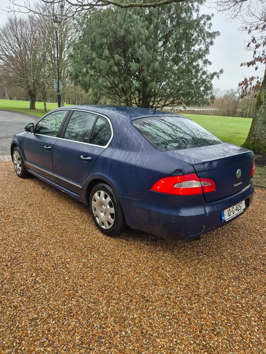 Skoda Superb 2010 - Image 4