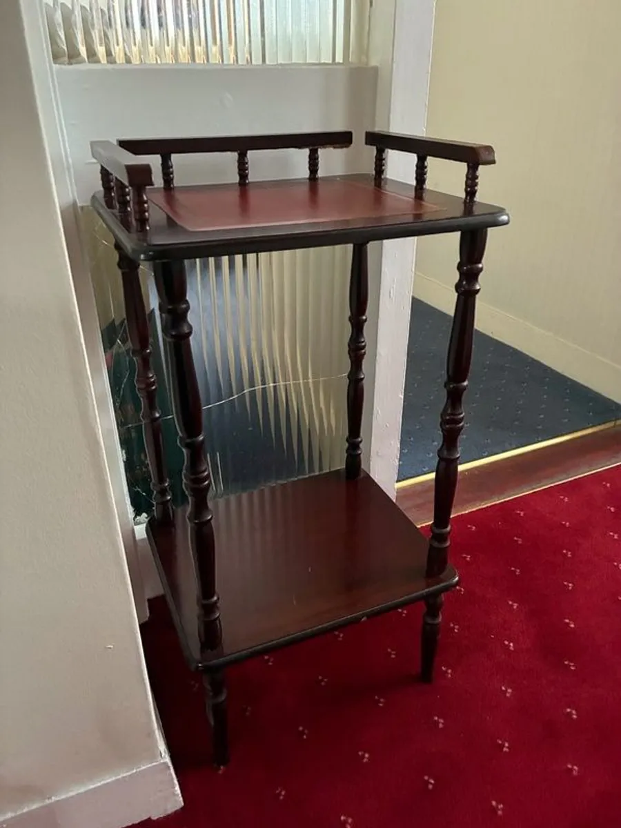 small plant or vase stand - Image 2