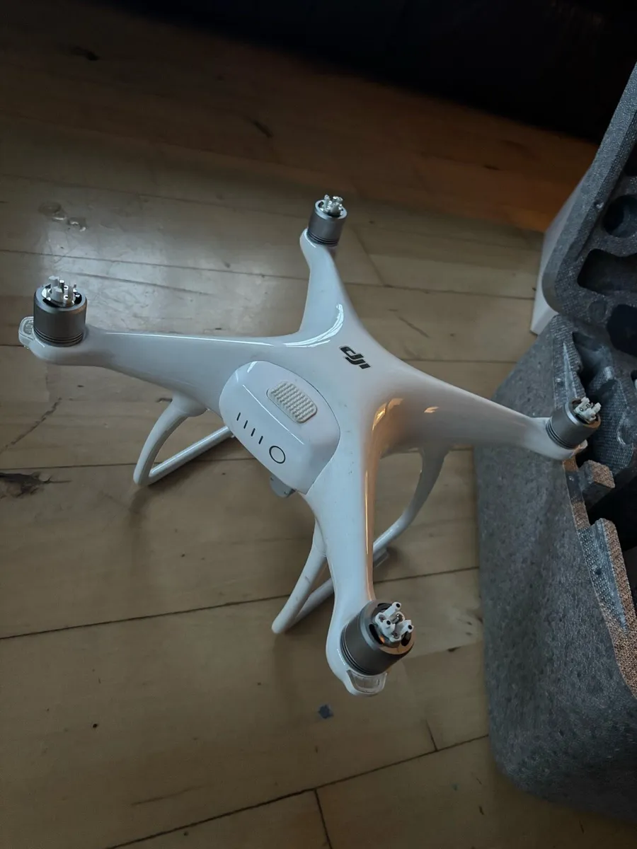 DJI phantom 4 drone - Image 2
