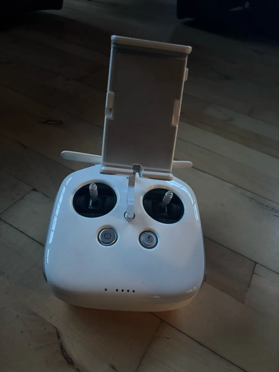 DJI phantom 4 drone - Image 3