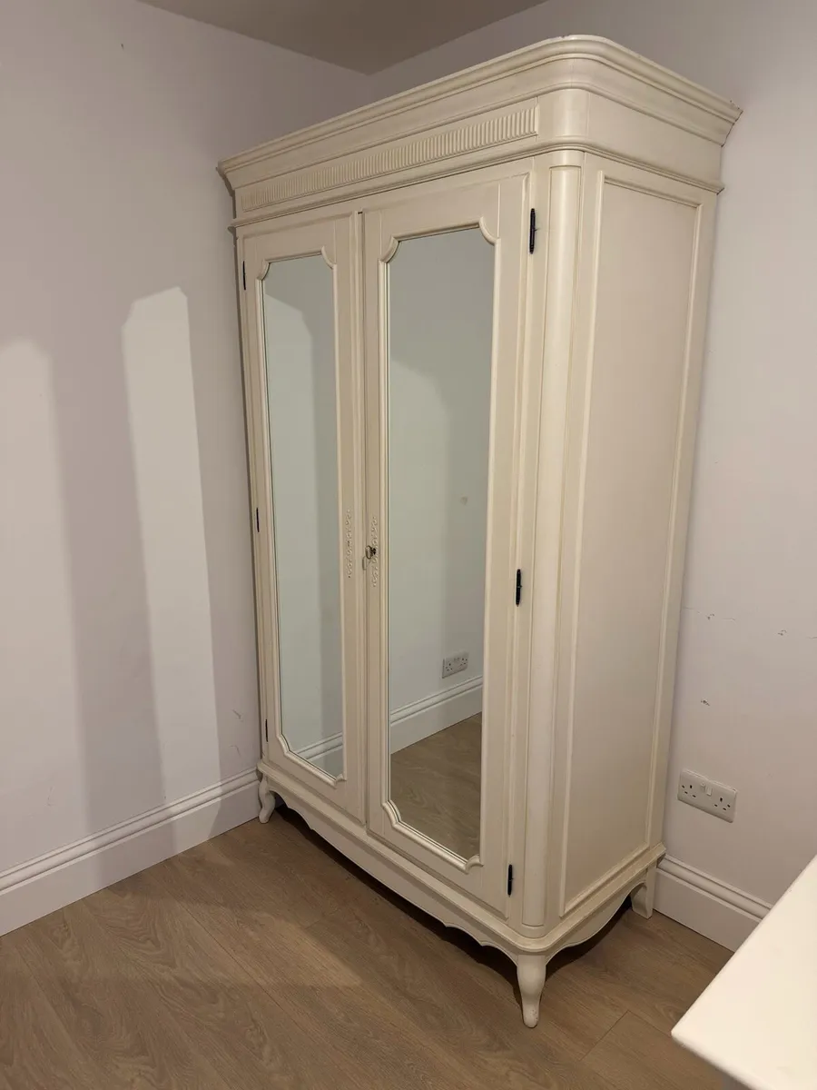 Laura Ashley Freestanding Mirrored Wardrobe - Image 2