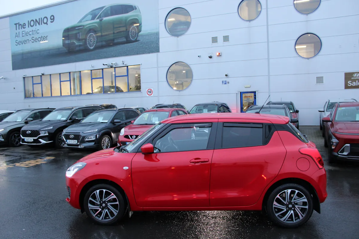 Suzuki Swift 2023 - Image 2