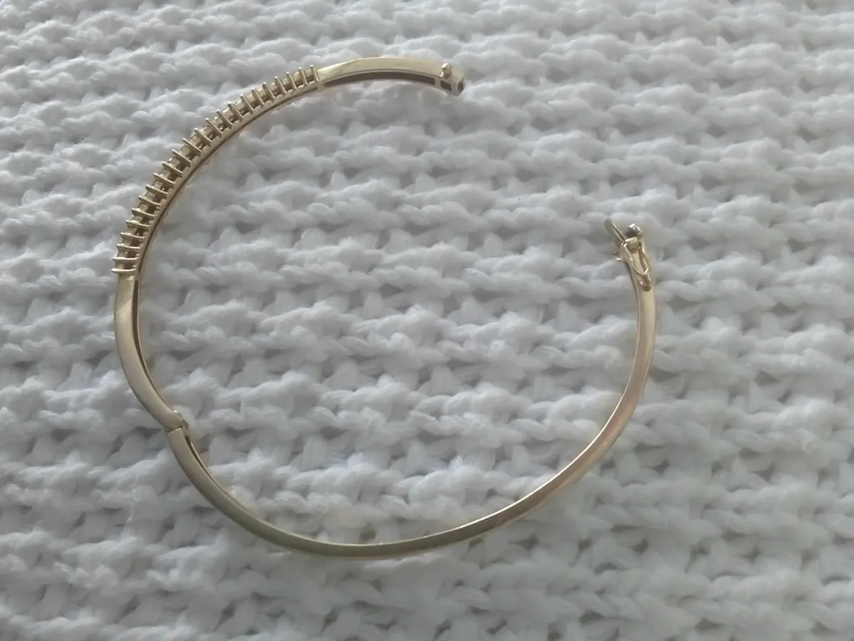 10ct gold champagne 1.25ct diamond bangle 7.5" - Image 2