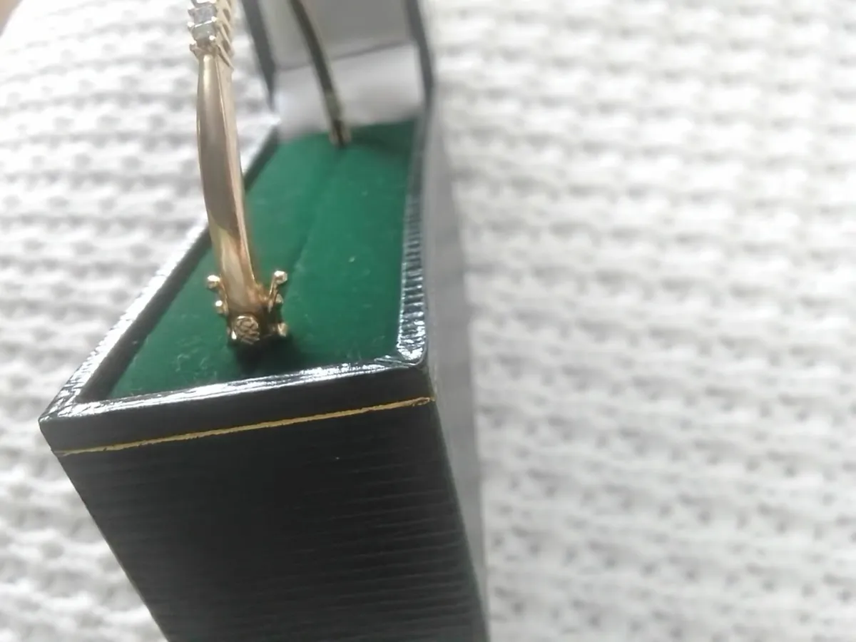 10ct gold champagne 1.25ct diamond bangle 7.5" - Image 3