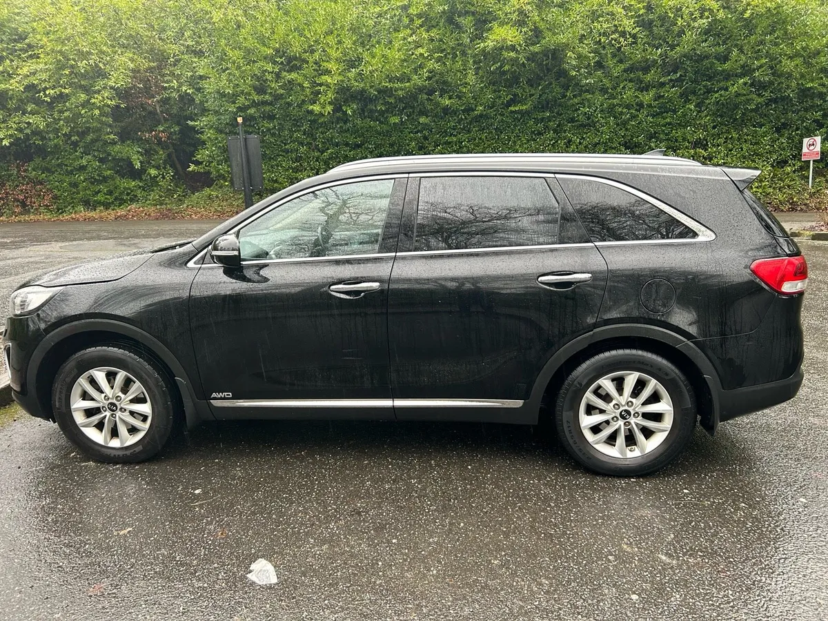 Kia Sorento 2015 diesel 7 seater - Image 2