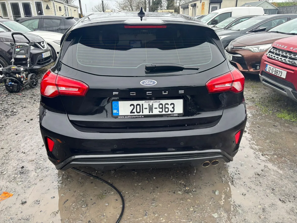 201 Ford Focus St-line 1.5 Diesel driving - Image 4