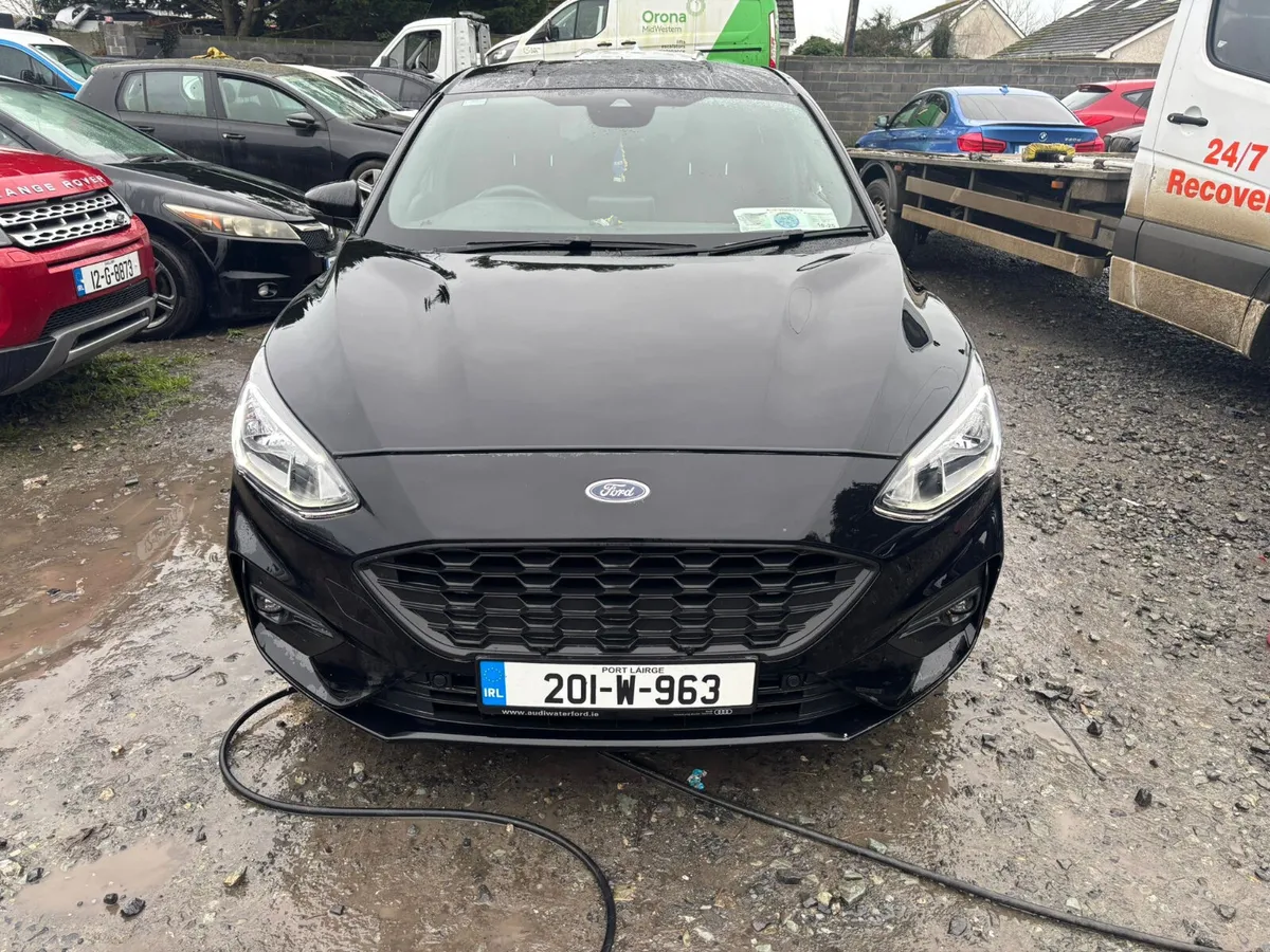 201 Ford Focus St-line 1.5 Diesel driving - Image 2