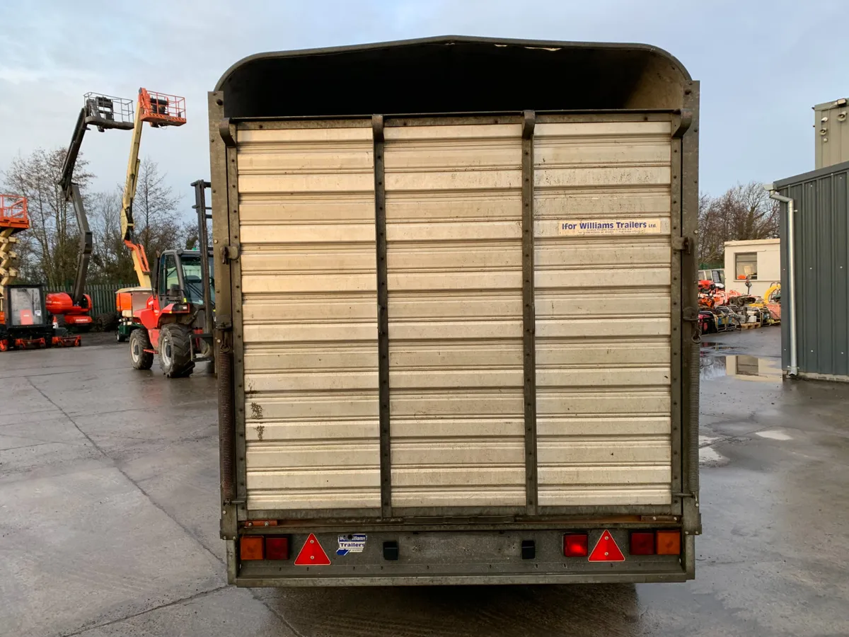 IFOR WILLIAMS TWIN AXLE CATTLE TRAILER FOR AUCTION - Image 4