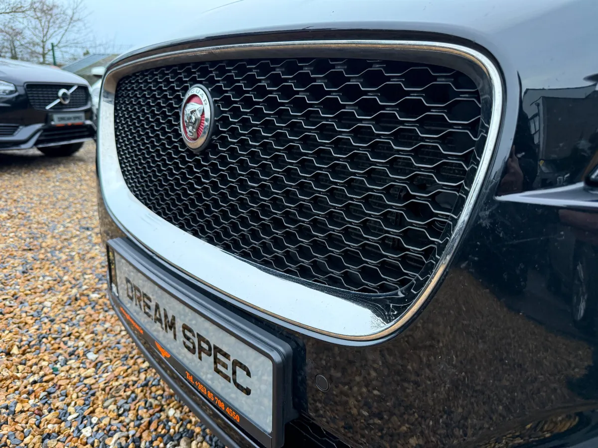 🇮🇪Jaguar F-Pace 2.0PRESTIGE ED PREMIUM INTERIOR - Image 4