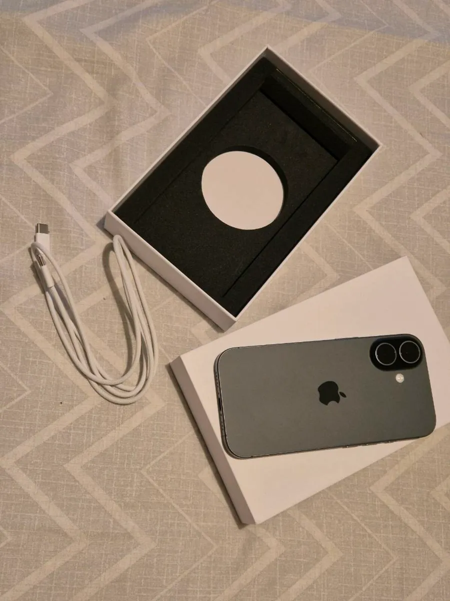 iPhone 17 256Gb *Unlocked* - Image 1