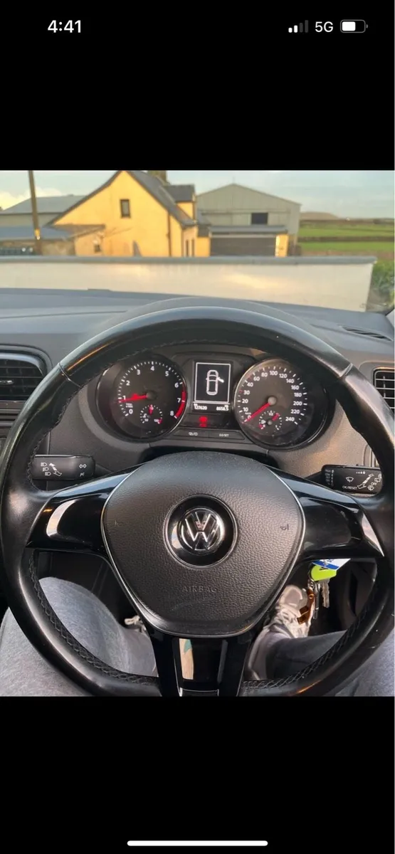Volkswagen polo - Image 4