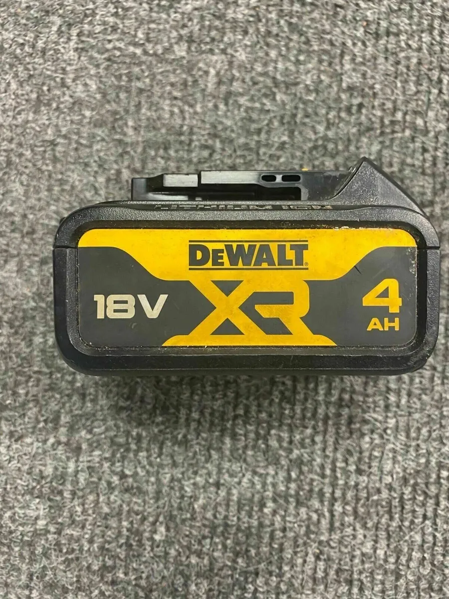 Dewalt 18V 4AH Battery - Image 2