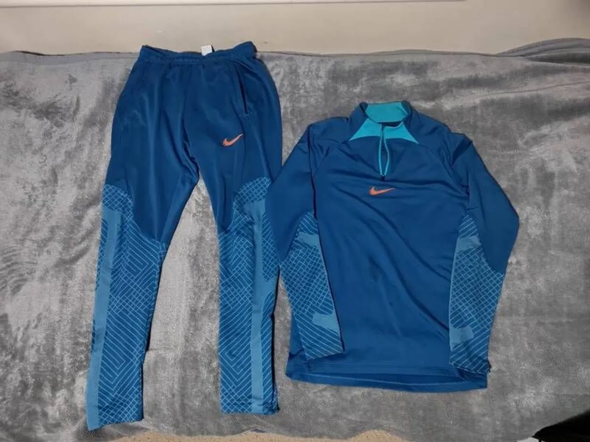 5 Mens Tracksuits - Image 2