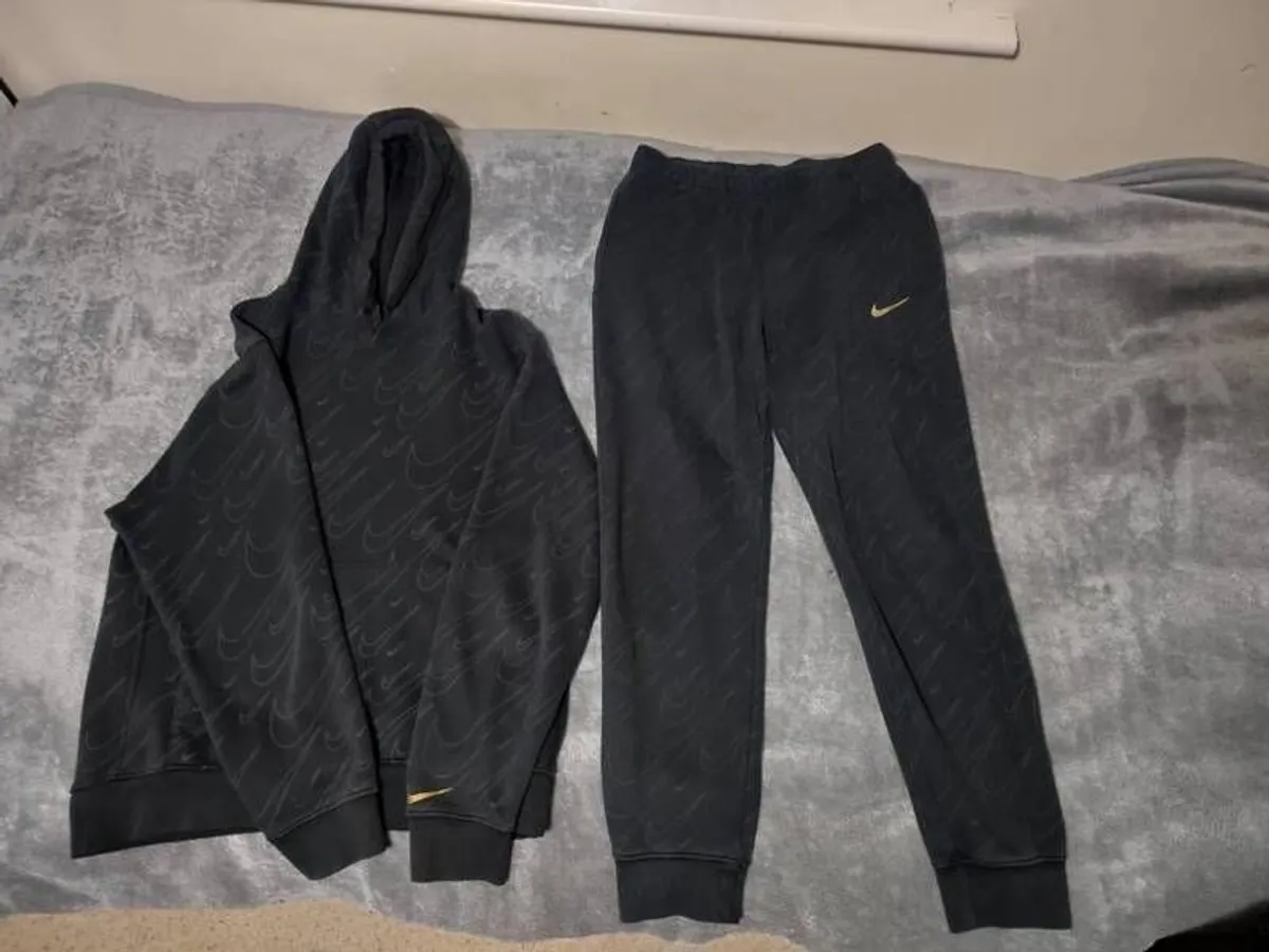 5 Mens Tracksuits - Image 4