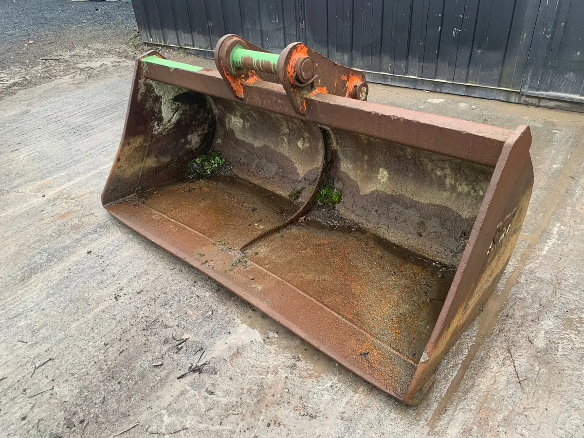 7FT Digger Bucket – 80mm Pins | 480mm Centres - Image 3