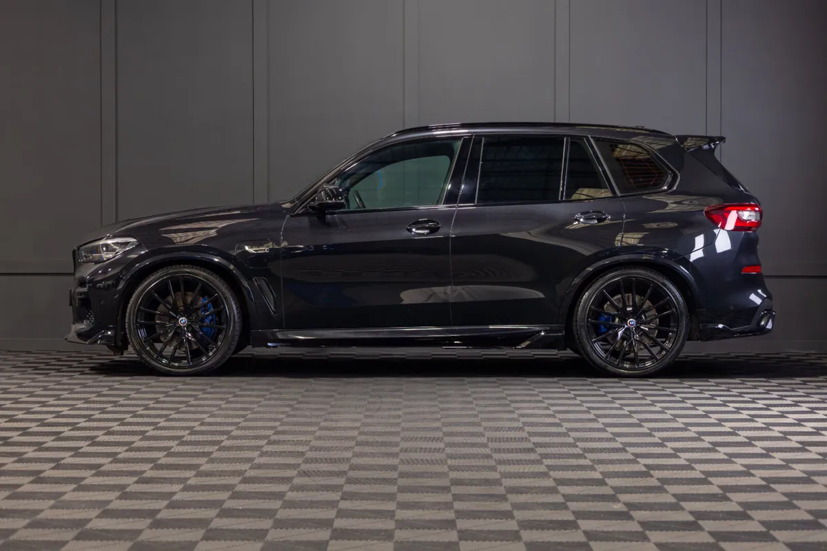 222 BMW X5 X-Drive 45e M-Sport - Image 3