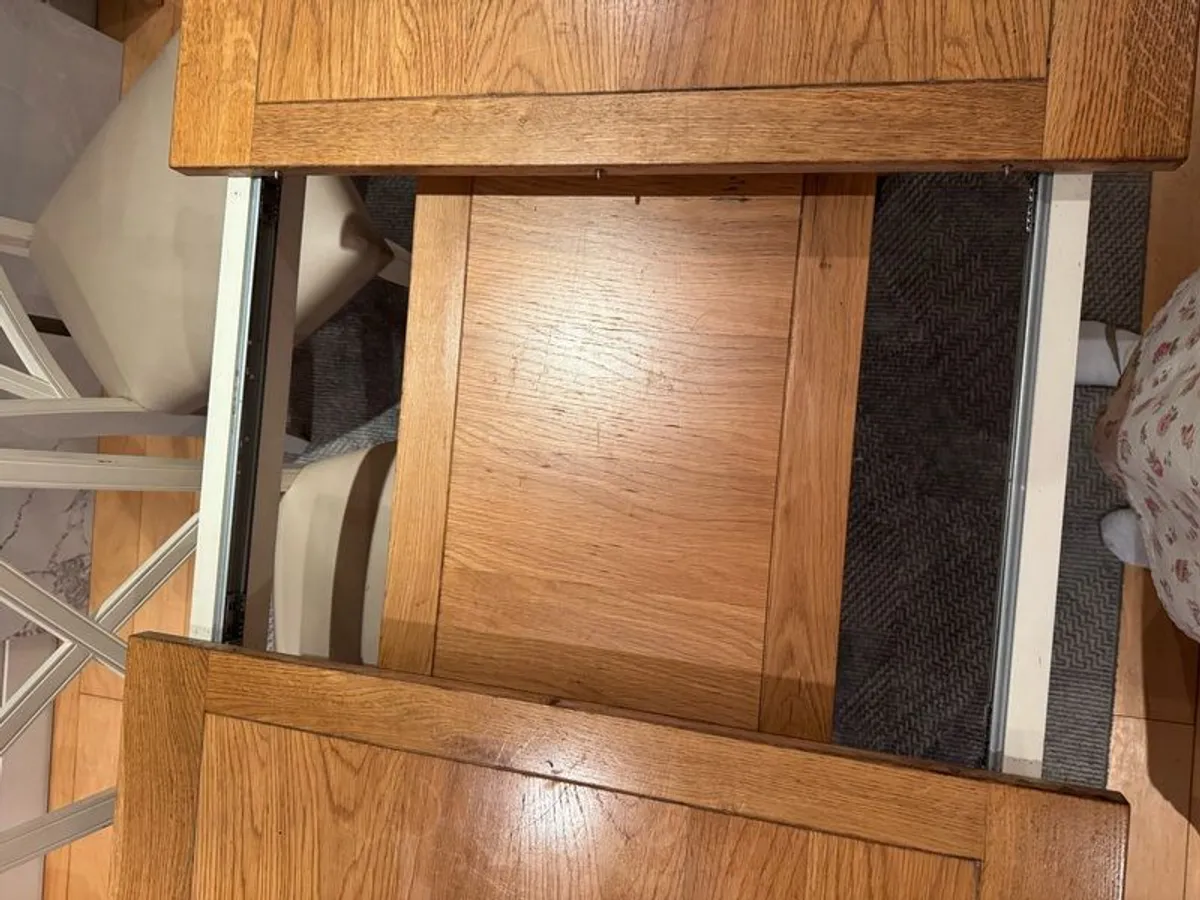 Extendable dining table. With 4 chairs. Good condition priced to sell - Image 3