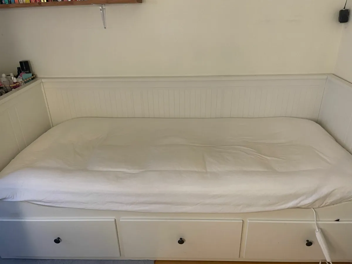 HEMNES  white day-bed frame with mattress - Image 4