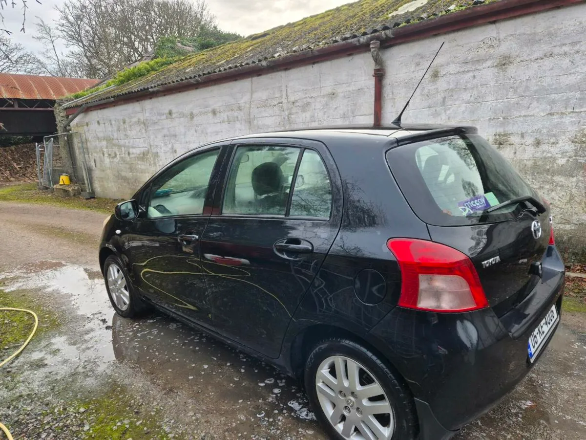 2006Toyota Yaris - Image 2