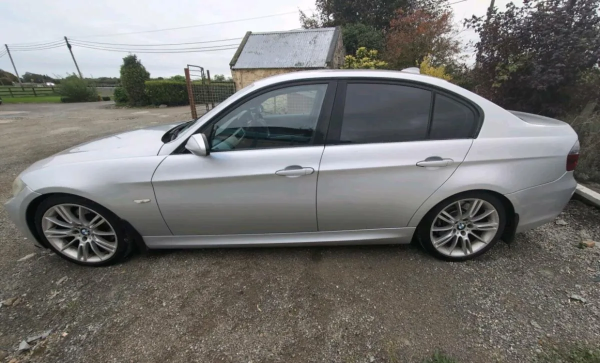 BMW 3-Series 2006 330d manual - Image 2