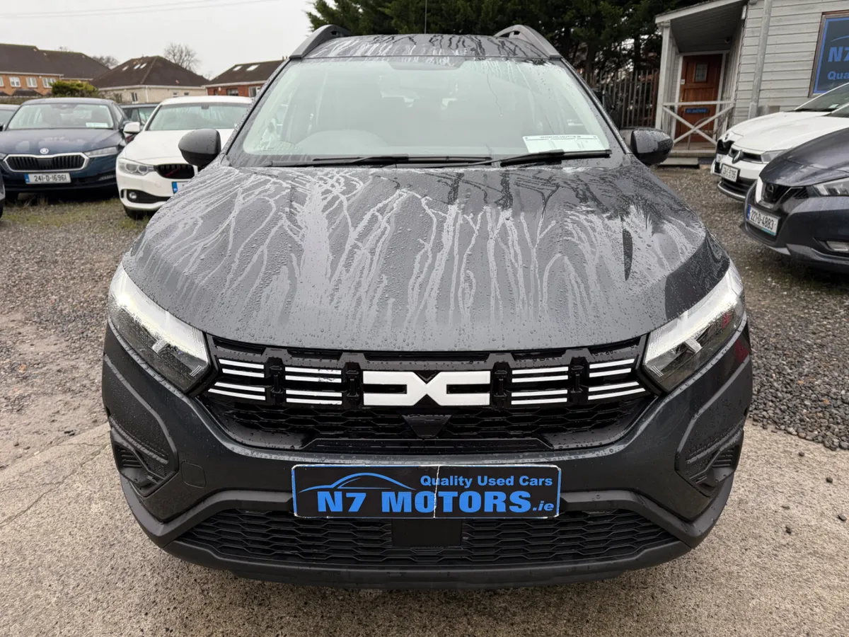 2023 Dacia Jogger ESSENTIAL TCE 7 SEATER - Image 3
