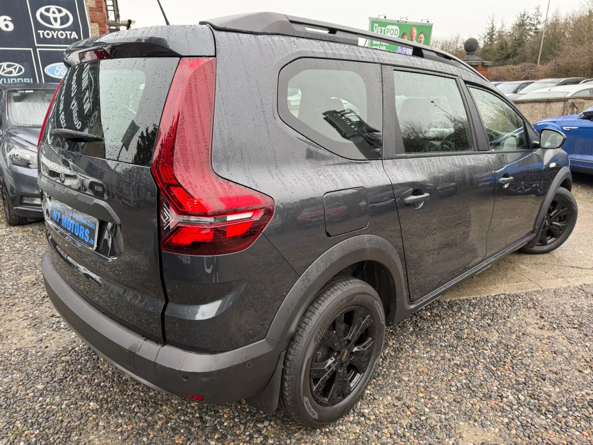 2023 Dacia Jogger ESSENTIAL TCE 7 SEATER - Image 4
