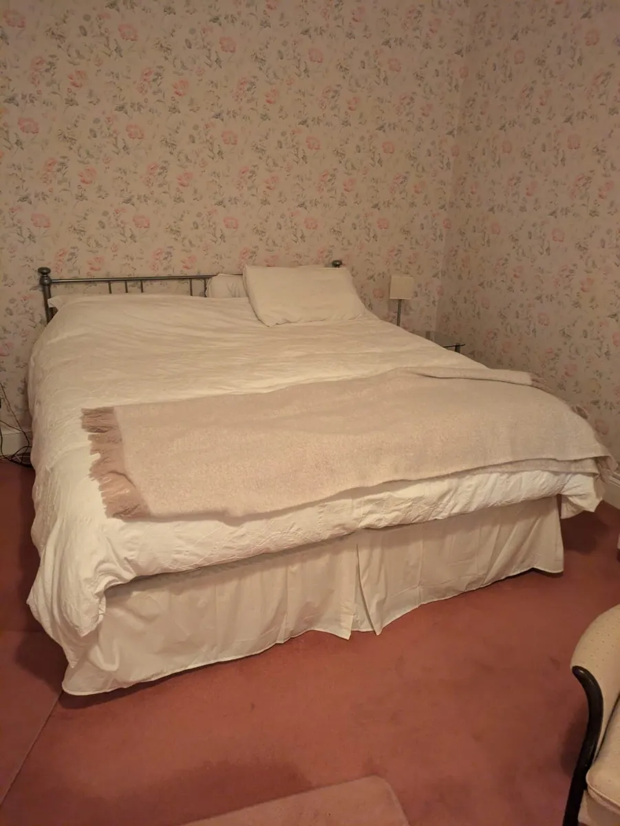 King size Bed - Image 1