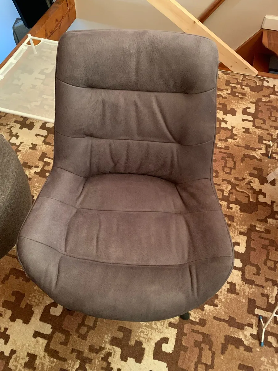 Swivel chair leather upholstery - Image 1