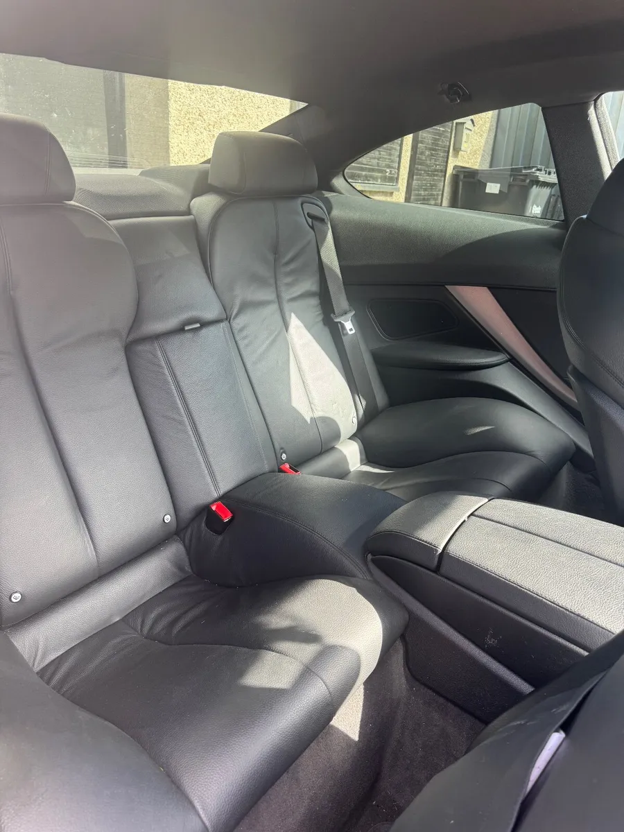 BMW 6-Series 2011 - Image 3