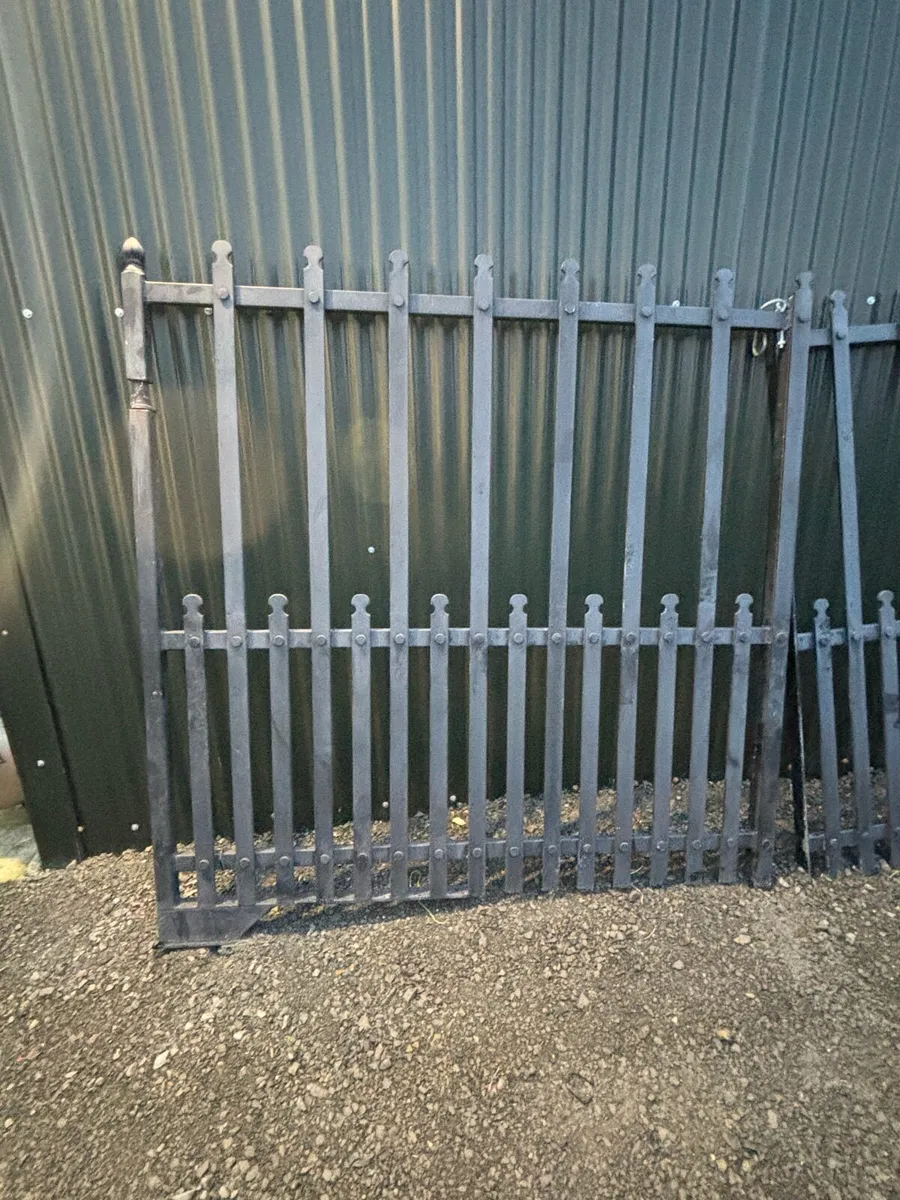 Steel gates - Image 4