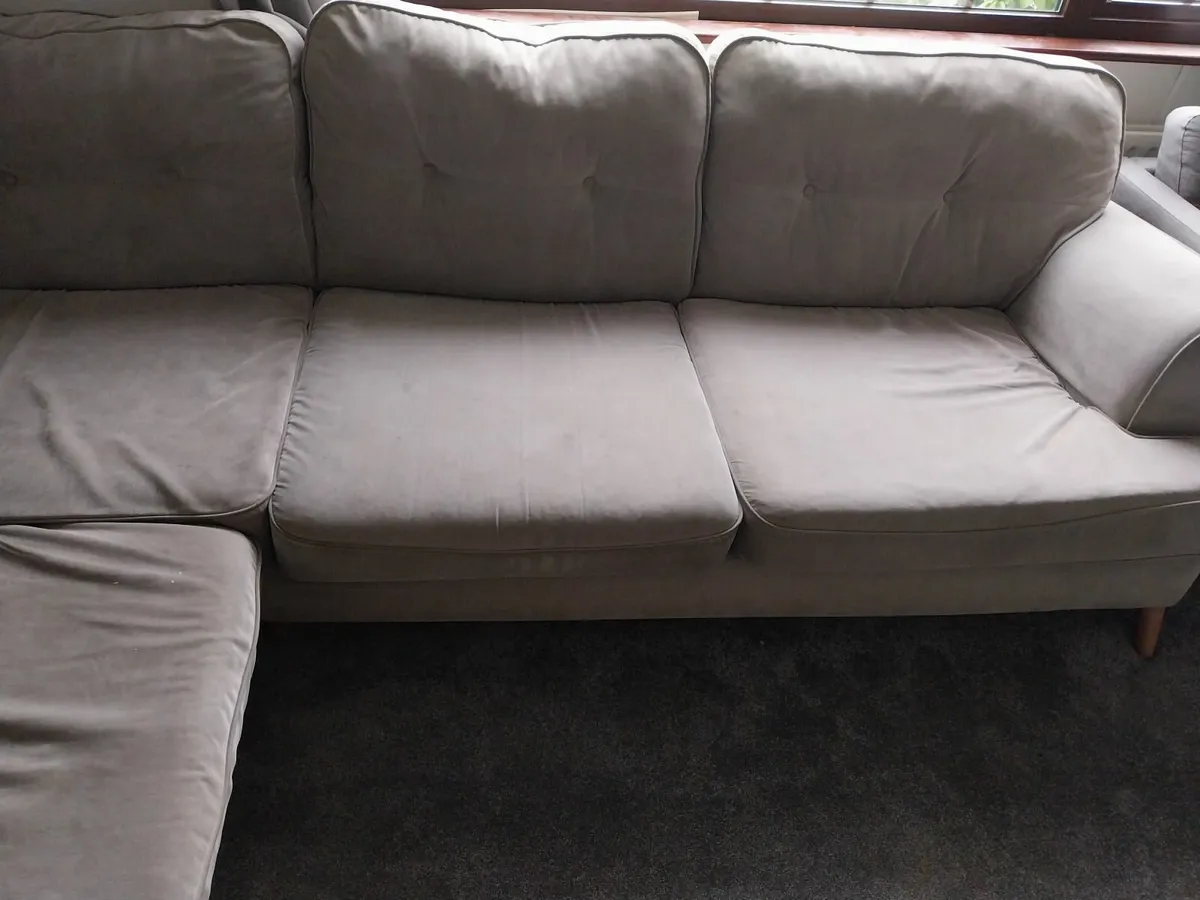 Corner shaped sofa - Image 4