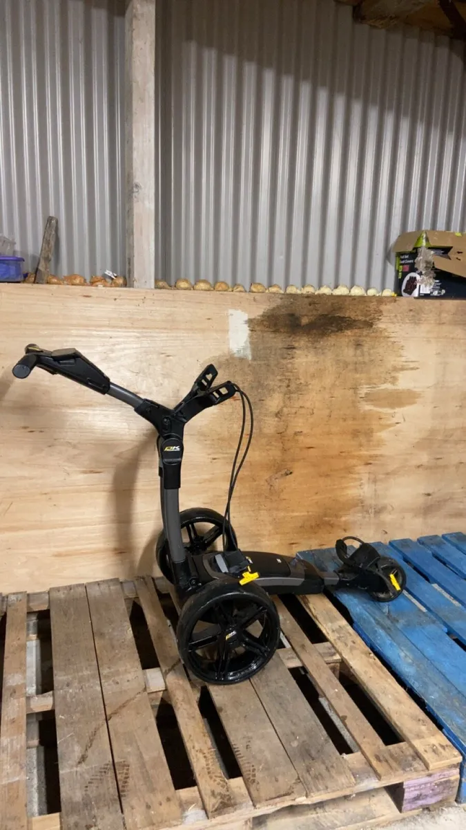 Powacaddy FX3 Electric Golf Trolly - Image 1