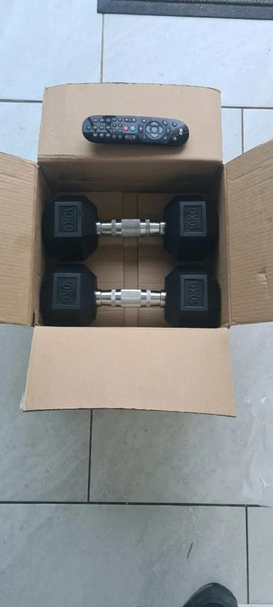 Brand new 2x10 kilo hex dumbbells - Image 1