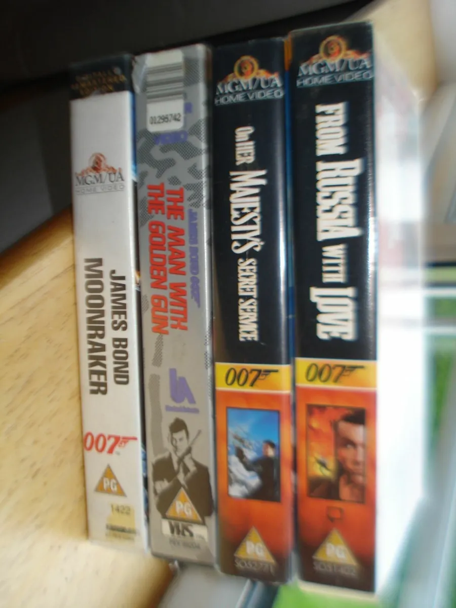 VINTAGE JAMES BOND 007 VHS TAPES. 5. - Image 3