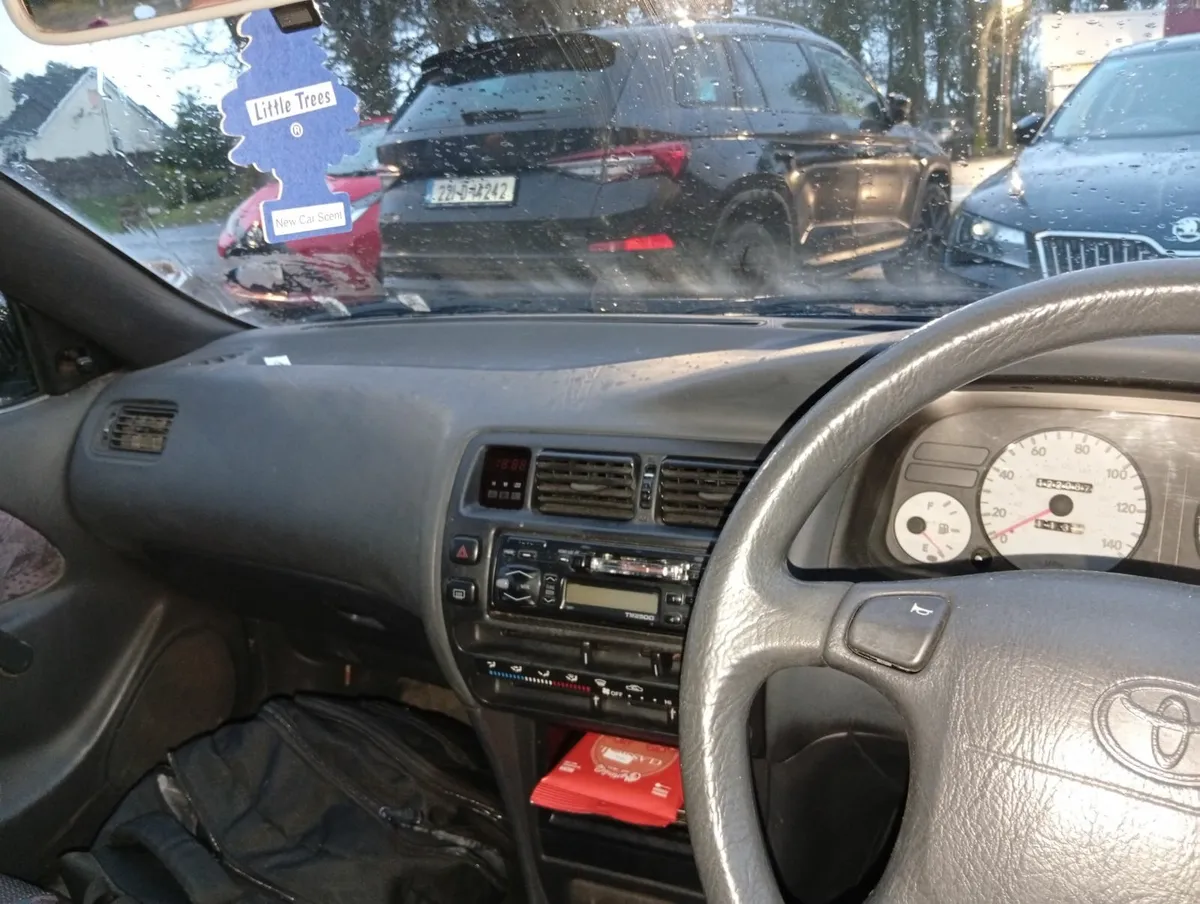 Toyota Corolla 1997 - Image 2