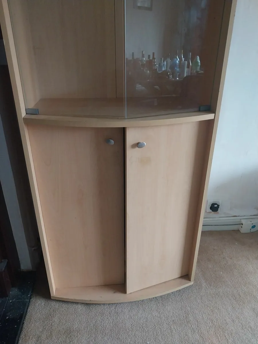 Glass cabinet and corner unit - Image 4