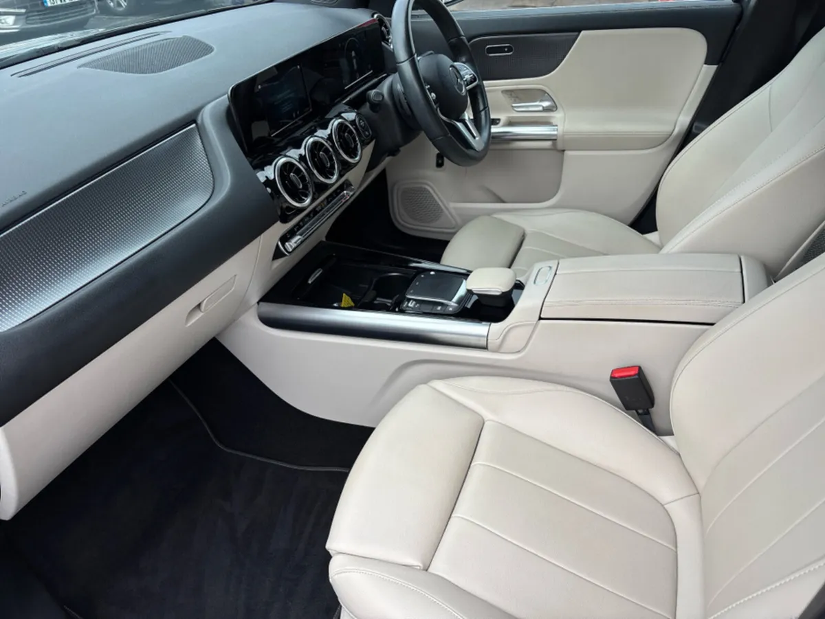 Mercedes-Benz GLA 180 D 5DR AUTO - Image 3