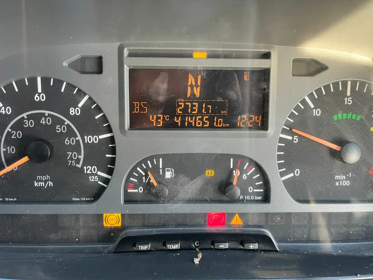 Mercedes-Benz Bus 2008 - Image 4