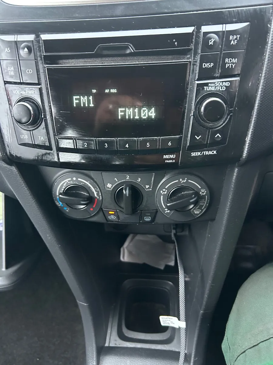 Suzuki Swift 2011 petrol 1.2 manual - Image 4