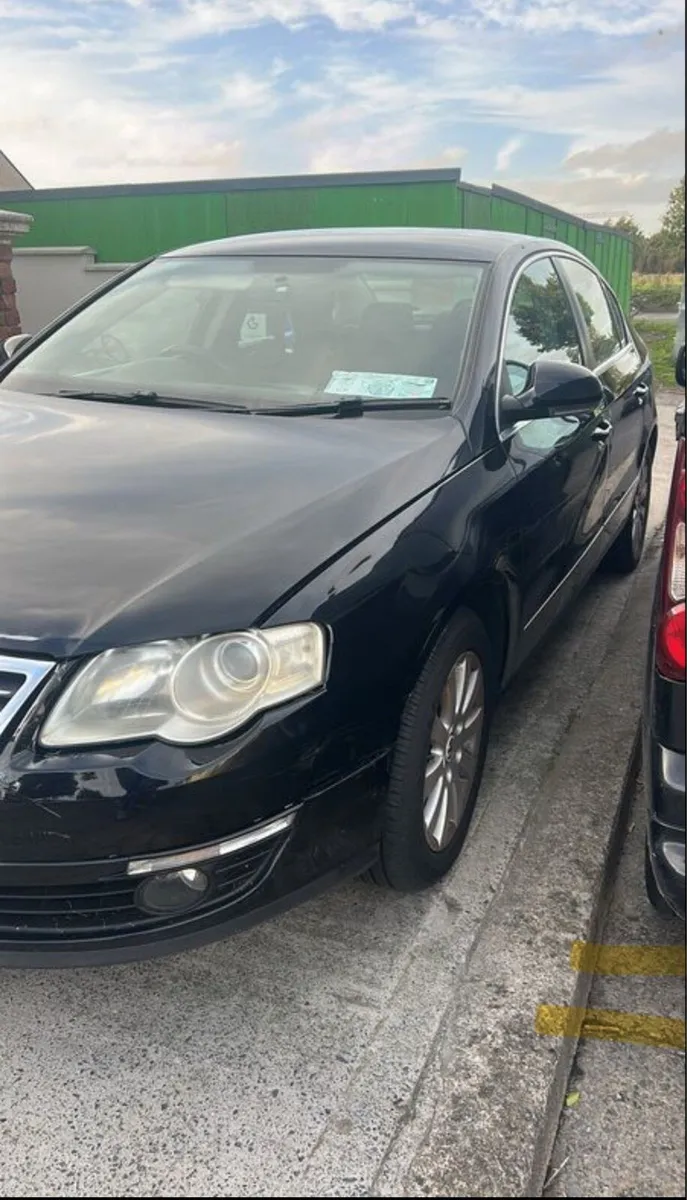 Volkswagen Passat - Image 1