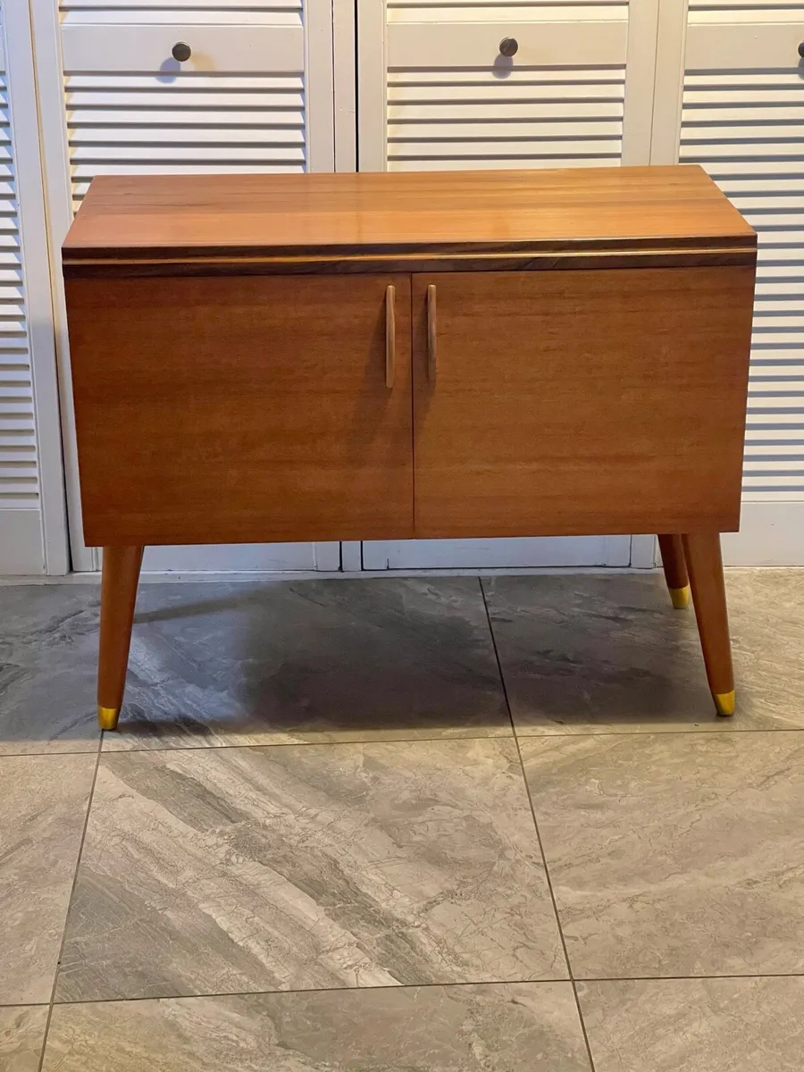 Mid century sideboard - Image 1
