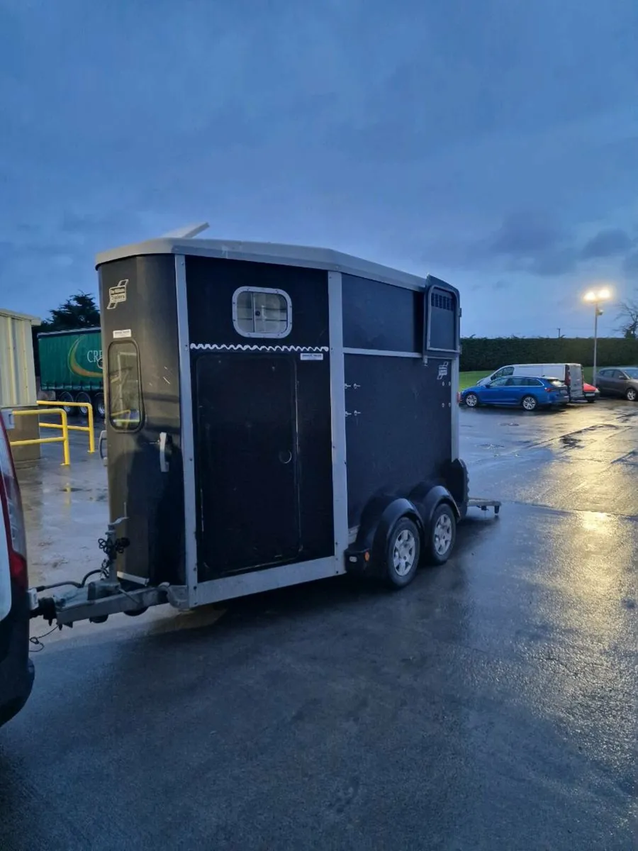 Large ifor Williams horse box - Image 2