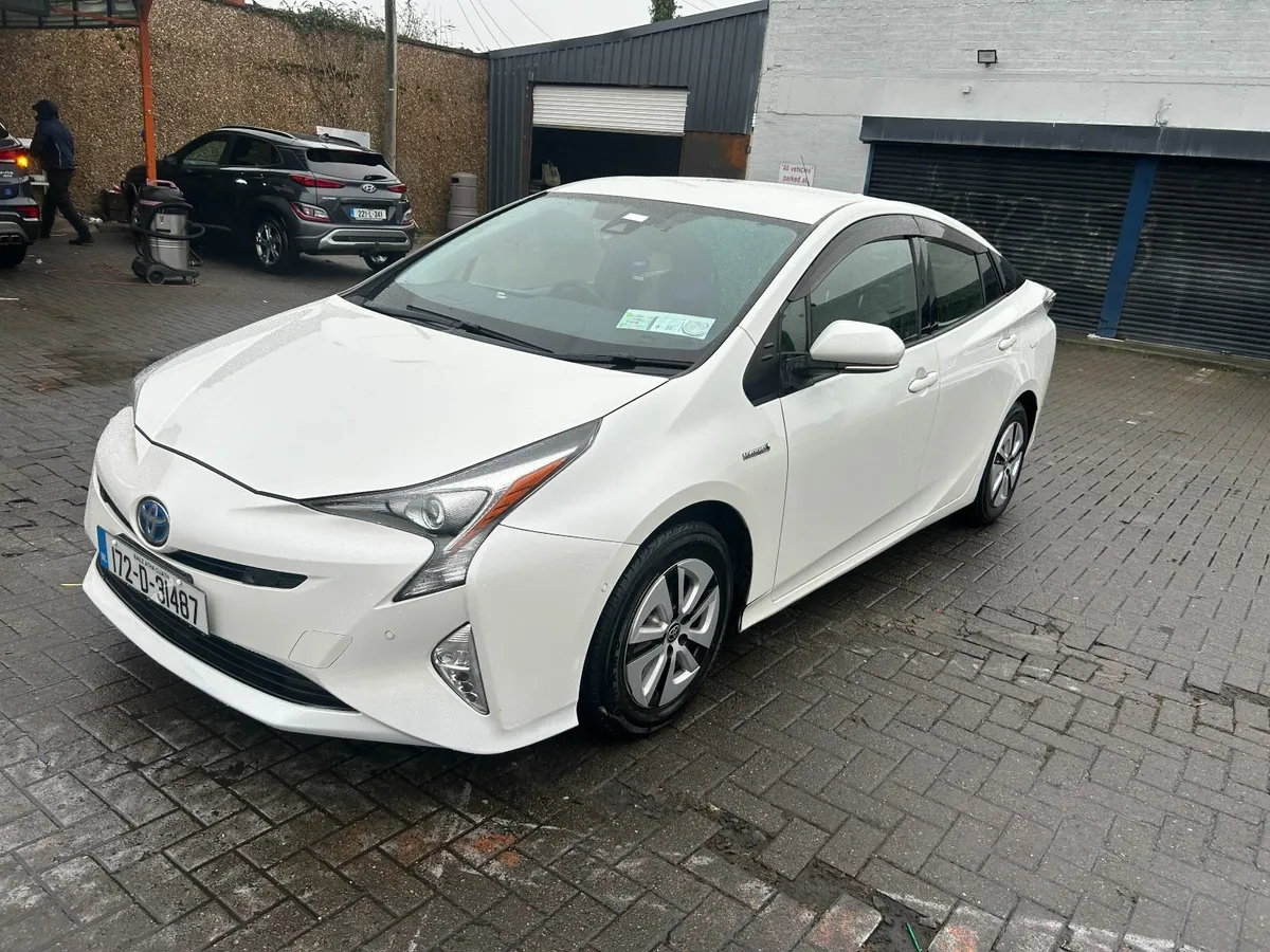 Toyota Prius 2017 AUTO NCT01/28 - Image 2