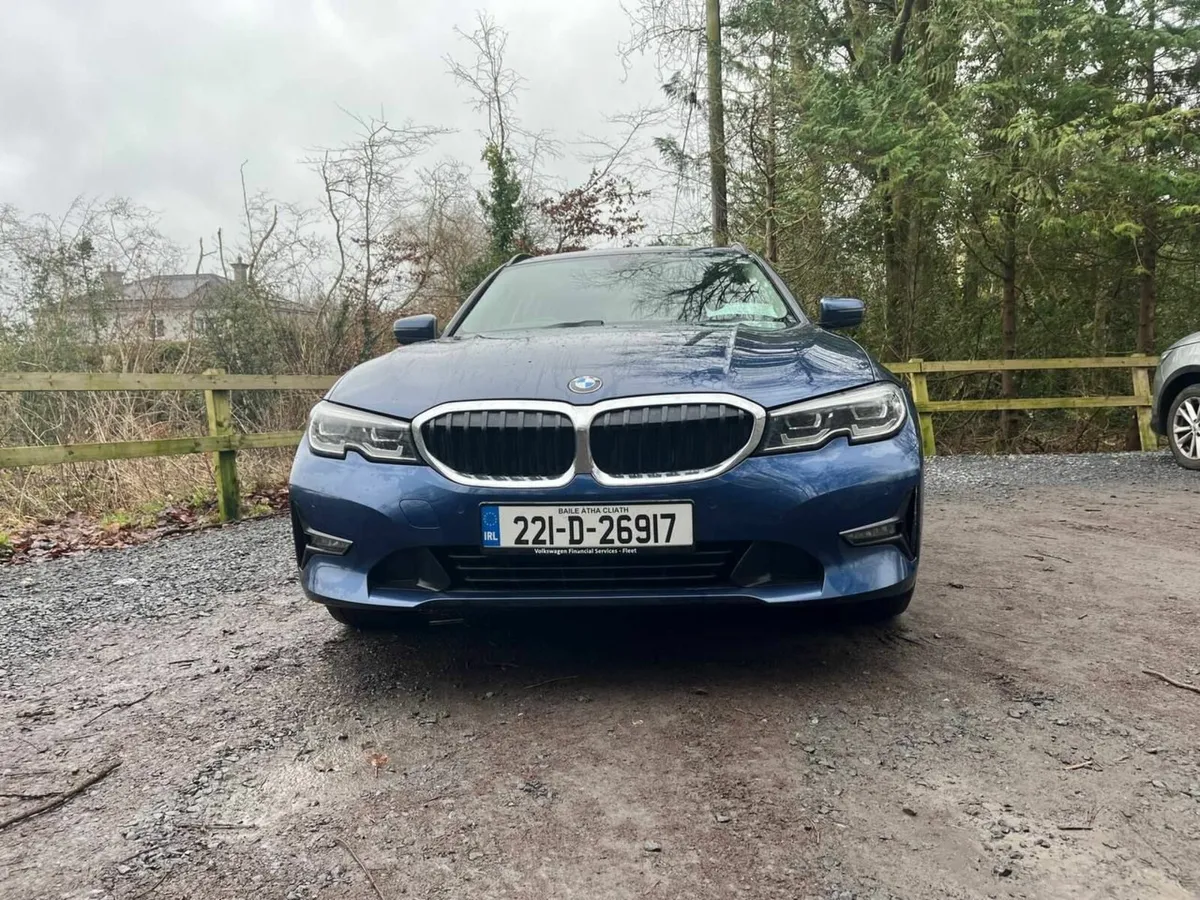 BMW 3-Series 2022 - Image 3